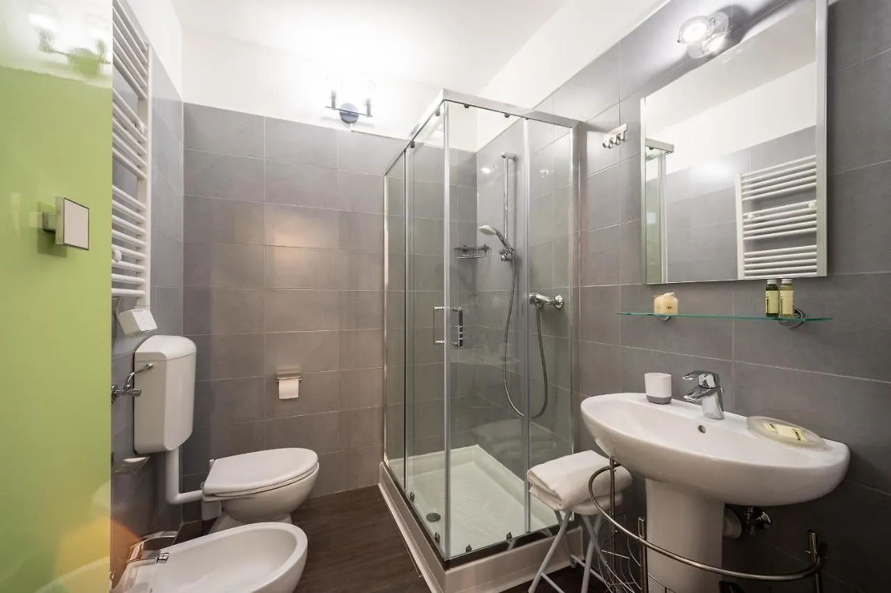 Ambra City House - Ingresso Diretto, Parcheggio Libero E Wi-Fi Verona 0*,